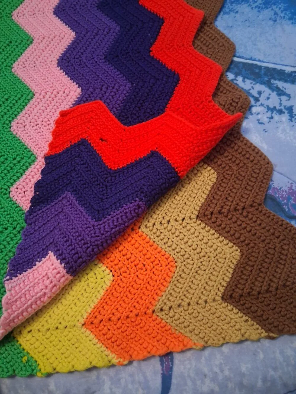 Vintage MCM 1970s Rainbow ZigZag Chevron Afghan Granny Core Blanket Throw 78X45